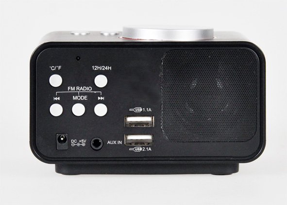 Despertador negro para habitación de hotel con carga USB 