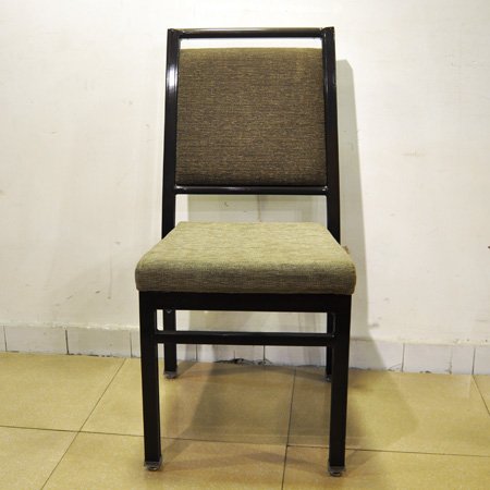  Banquete de hotel Silla de aluminio Silla de restaurante de lujo moderno con almohadilla de pie ajustable