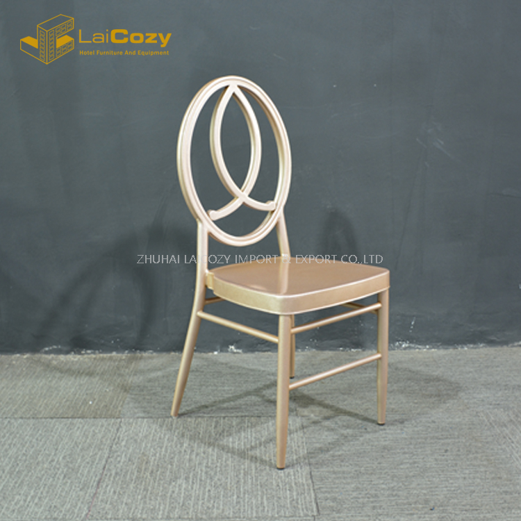Silla Chiavari de boda apilable de metal plateado de alta calidad con cojín