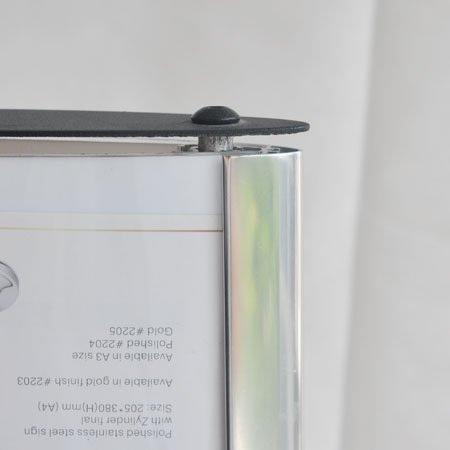 Letrero de aluminio con soporte de acero inoxidable para vestíbulo