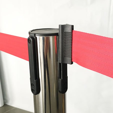 Postes de cinturón rojo retráctiles de acero inoxidable para control de multitudes